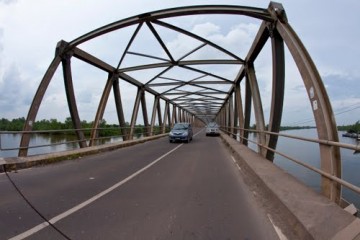 jembatan gasing bergoyang